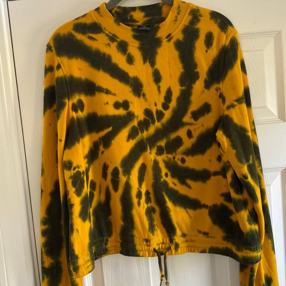 ZINE 💐YELLOW TIE DYE LONG SLEEVE SWEATSHIRT. TOP. Size Large GREAT CONDITION🤩 - Picture 1 of 5